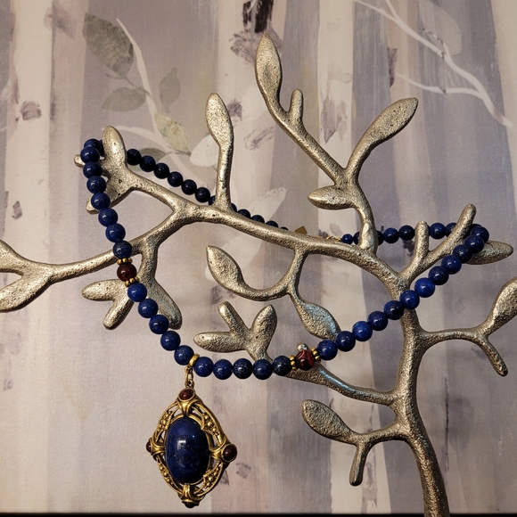 1928 Blue & Red Beaded Necklace Antiqued Gold-tone Sparkling Faux Lapis Pendant - Picture 9 of 15